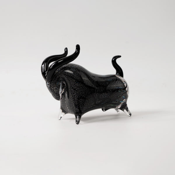 Luxury Handmade Glass Bull And Vitreous Art Decor Piece